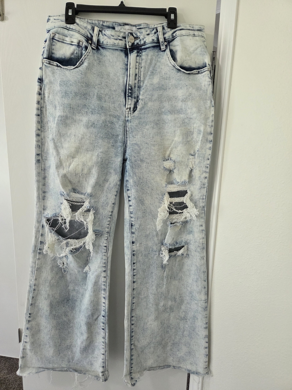 1008 RISEN Light Acid Wash, Distressed Wide-Leg Jeans